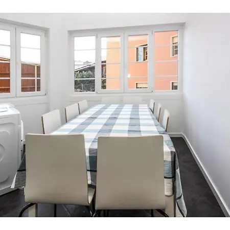 Apartment Houze Spacious 9 Bedroom Flat In Central Lisbon